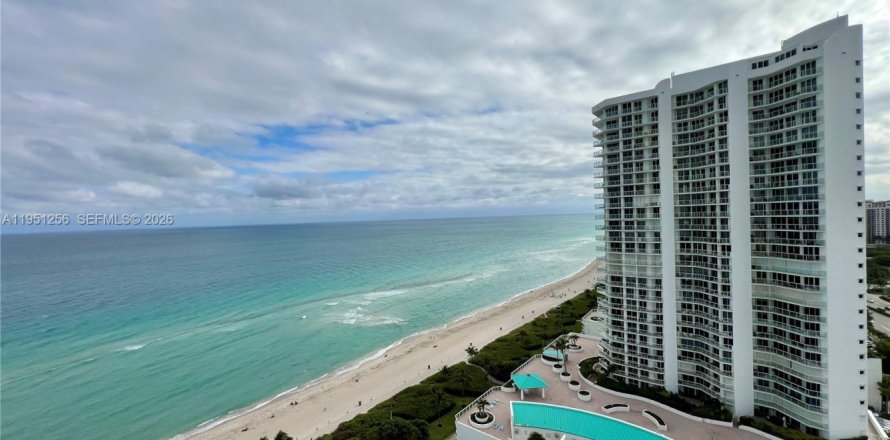 Condominio en Sunny Isles Beach, Florida, 2 dormitorios  № 2054727