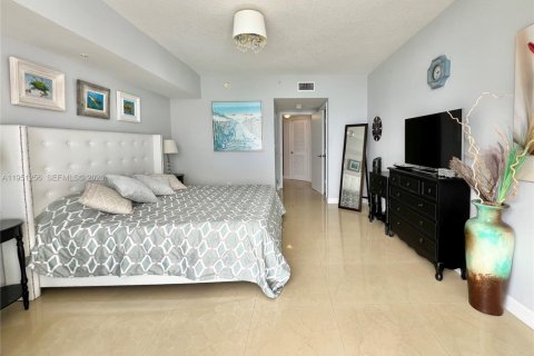 Condominio en alquiler en Sunny Isles Beach, Florida, 2 dormitorios, 117.61 m2 № 2054727 - foto 14