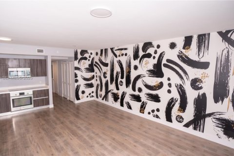 Copropriété à louer à Miami, Floride: 1 chambre, 70.51 m2 № 2035995 - photo 4