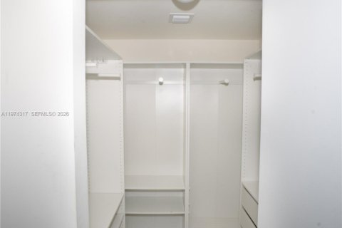 Copropriété à louer à Miami, Floride: 1 chambre, 70.51 m2 № 2035995 - photo 12