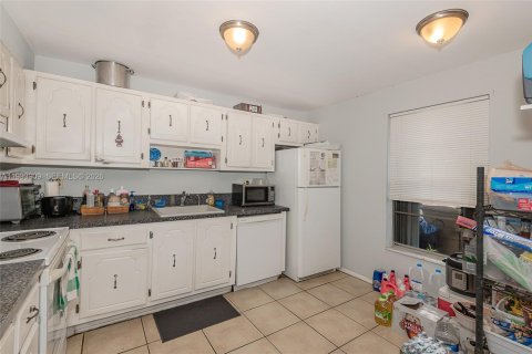 Touwnhouse à vendre à Davie, Floride: 3 chambres, 133.78 m2 № 2055671 - photo 9