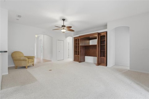 House in Apopka, Florida 4 bedrooms, 226.68 sq.m. № 2238974 - photo 10
