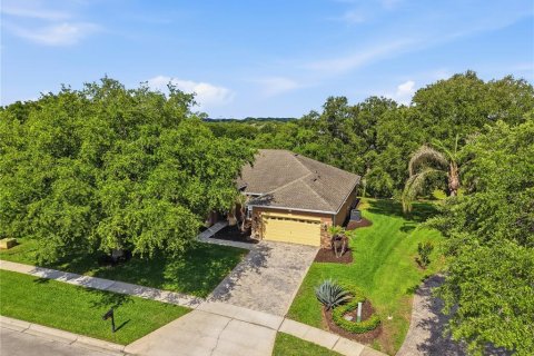 House in Apopka, Florida 4 bedrooms, 226.68 sq.m. № 2238974 - photo 25