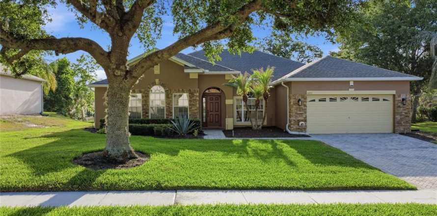 House in Apopka, Florida 4 bedrooms, 226.68 sq.m. № 2238974