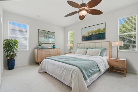 House in Apopka, Florida 4 bedrooms, 226.68 sq.m. № 2238974 - photo 4
