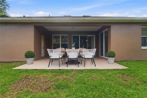 House in Apopka, Florida 4 bedrooms, 226.68 sq.m. № 2238974 - photo 20