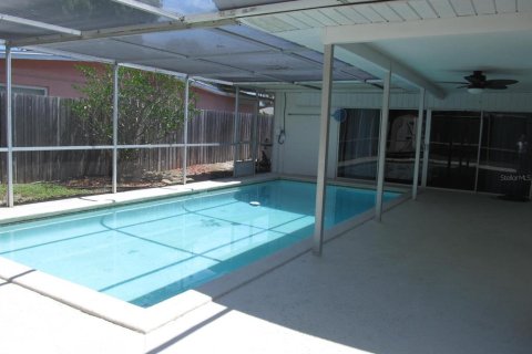 House in Saint Petersburg, Florida 3 bedrooms, 145.21 sq.m. № 2379696 - photo 19