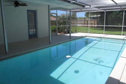 House in Saint Petersburg, Florida 3 bedrooms, 145.21 sq.m. № 2379696 - photo 20