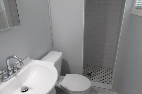 House in Saint Petersburg, Florida 3 bedrooms, 145.21 sq.m. № 2379696 - photo 17