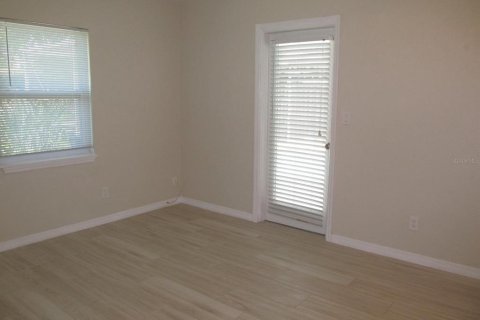 House in Saint Petersburg, Florida 3 bedrooms, 145.21 sq.m. № 2379696 - photo 15