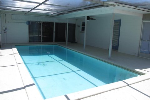 House in Saint Petersburg, Florida 3 bedrooms, 145.21 sq.m. № 2379696 - photo 21
