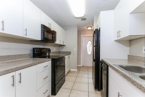 House in Royal Palm Beach, Florida 3 bedrooms, 148.74 sq.m. № 2068444 - photo 7