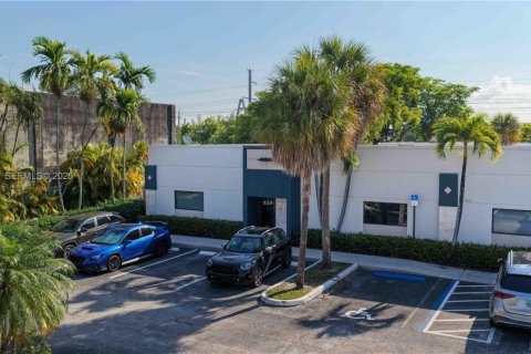 Immobilier commercial à Doral, Floride № 2089752