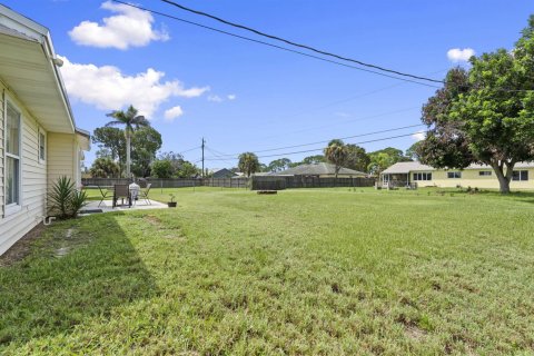 Villa ou maison à vendre à Port St. Lucie, Floride: 2 chambres, 97.73 m2 № 2307777 - photo 24