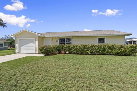 Villa ou maison à vendre à Port St. Lucie, Floride: 2 chambres, 97.73 m2 № 2307777 - photo 29