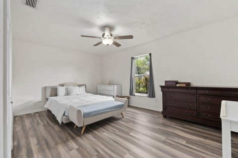 Villa ou maison à vendre à Port St. Lucie, Floride: 2 chambres, 97.73 m2 № 2307777 - photo 15