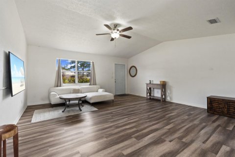 Villa ou maison à vendre à Port St. Lucie, Floride: 2 chambres, 97.73 m2 № 2307777 - photo 8