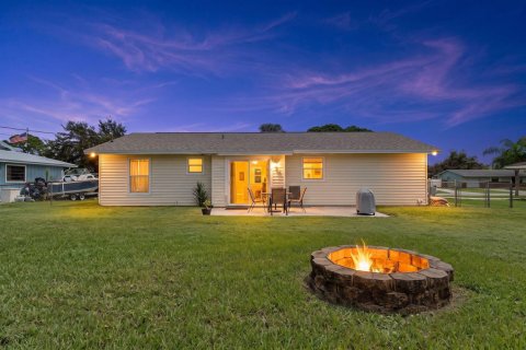Villa ou maison à vendre à Port St. Lucie, Floride: 2 chambres, 97.73 m2 № 2307777 - photo 2