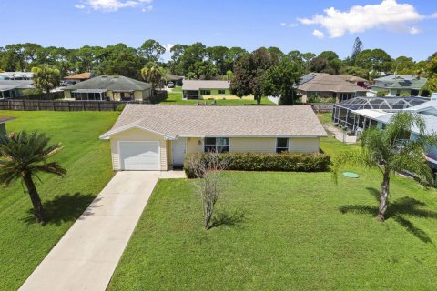 Villa ou maison à vendre à Port St. Lucie, Floride: 2 chambres, 97.73 m2 № 2307777 - photo 3
