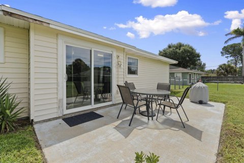 Villa ou maison à vendre à Port St. Lucie, Floride: 2 chambres, 97.73 m2 № 2307777 - photo 20