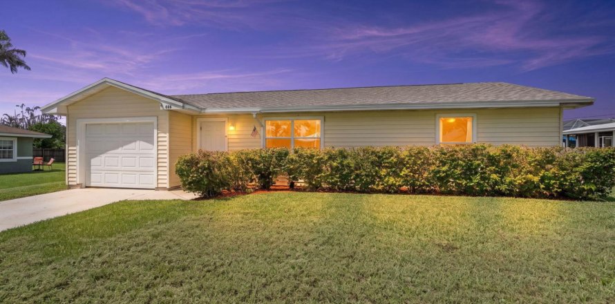 Villa ou maison à Port St. Lucie, Floride 2 chambres, 97.73 m2 № 2307777