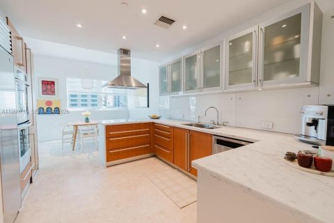 Condominio en venta en Miami Beach, Florida, 2 dormitorios, 163.04 m2 № 2028882 - foto 7