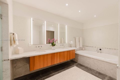 Condominio en venta en Miami Beach, Florida, 2 dormitorios, 163.04 m2 № 2028882 - foto 11