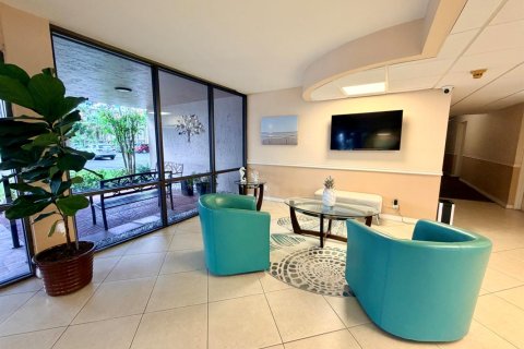 Condo in Pompano Beach, Florida, 2 bedrooms  № 2385472 - photo 30
