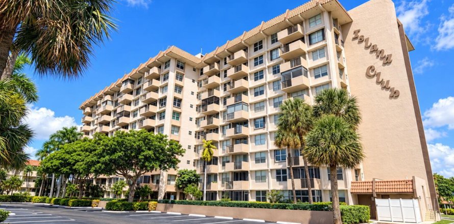 Condo in Pompano Beach, Florida, 2 bedrooms  № 2385472