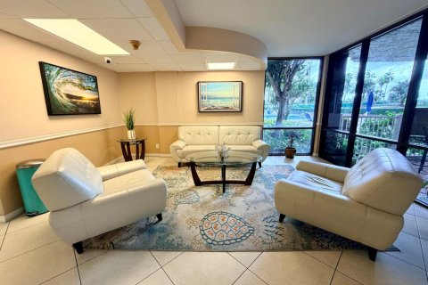 Condo in Pompano Beach, Florida, 2 bedrooms  № 2385472 - photo 29