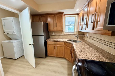 Condo in Pompano Beach, Florida, 2 bedrooms  № 2385472 - photo 10