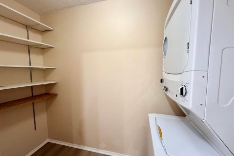 Condo in Pompano Beach, Florida, 2 bedrooms  № 2385472 - photo 27