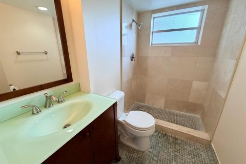 Condo in Pompano Beach, Florida, 2 bedrooms  № 2385472 - photo 21