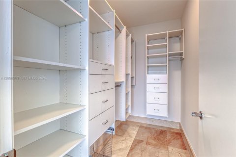 Copropriété à louer à Hallandale Beach, Floride: 3 chambres, 191.84 m2 № 2145681 - photo 20
