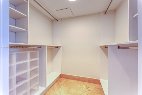 Copropriété à louer à Hallandale Beach, Floride: 3 chambres, 191.84 m2 № 2145681 - photo 19