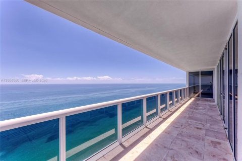 Copropriété à louer à Hallandale Beach, Floride: 3 chambres, 191.84 m2 № 2145681 - photo 26