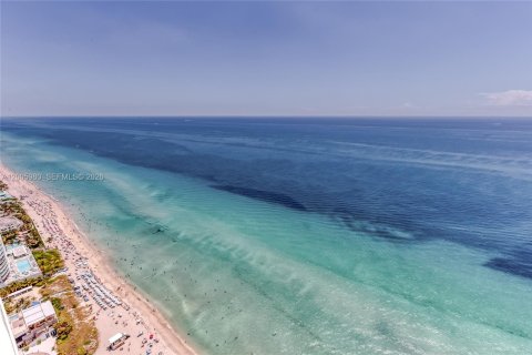 Copropriété à louer à Hallandale Beach, Floride: 3 chambres, 191.84 m2 № 2145681 - photo 28