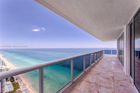 Copropriété à louer à Hallandale Beach, Floride: 3 chambres, 191.84 m2 № 2145681 - photo 23