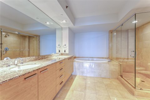Copropriété à louer à Hallandale Beach, Floride: 3 chambres, 191.84 m2 № 2145681 - photo 11