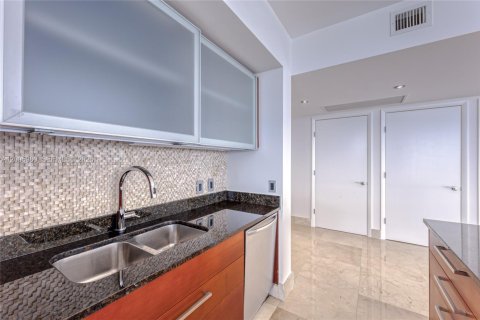 Copropriété à louer à Hallandale Beach, Floride: 3 chambres, 191.84 m2 № 2145681 - photo 6
