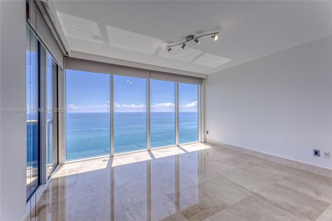 Copropriété à louer à Hallandale Beach, Floride: 3 chambres, 191.84 m2 № 2145681 - photo 8