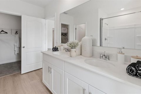 Casa en venta en Deltona, Florida, 5 dormitorios, 241.64 m2 № 2103000 - foto 14