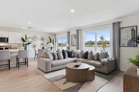 Casa en venta en Deltona, Florida, 5 dormitorios, 241.64 m2 № 2103000 - foto 6