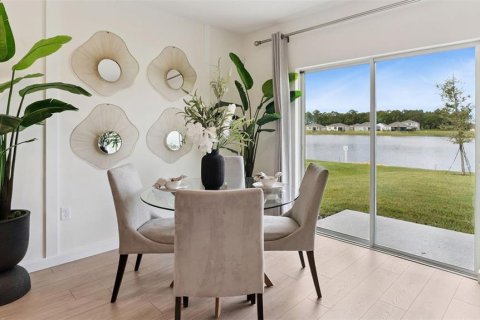 Casa en venta en Deltona, Florida, 5 dormitorios, 241.64 m2 № 2103000 - foto 9