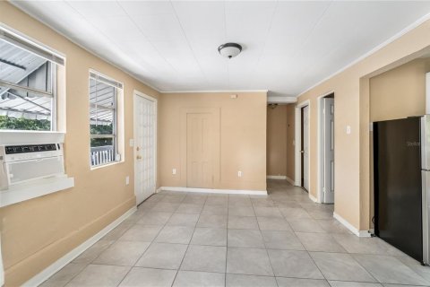 Снять в аренду квартиру в Тампа, Флорида 4 комнаты, 65.03м2, № 2156158 - фото 6