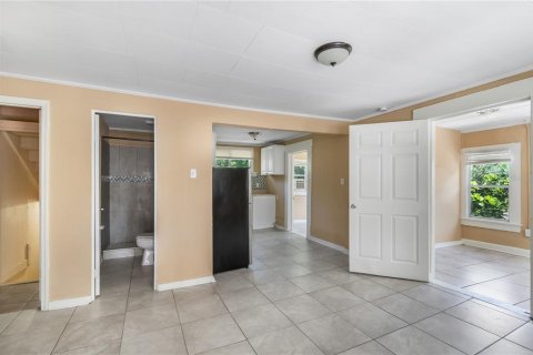 Снять в аренду квартиру в Тампа, Флорида 4 комнаты, 65.03м2, № 2156158 - фото 3