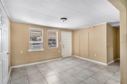 Снять в аренду квартиру в Тампа, Флорида 4 комнаты, 65.03м2, № 2156158 - фото 4
