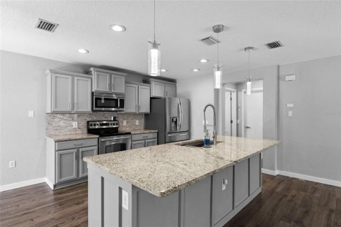 House in Bradenton, Florida 4 bedrooms, 162.76 sq.m. № 1816841 - photo 9