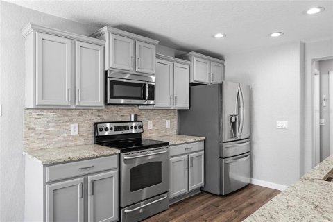 House in Bradenton, Florida 4 bedrooms, 162.76 sq.m. № 1816841 - photo 10