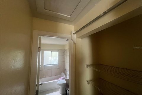 Снять в аренду квартиру в Гейнсвилл, Флорида 2 спальни, 389.45м2, № 1803221 - фото 7